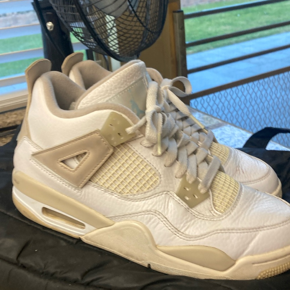 Nike Jordan 4. Sand beige, size 6 Youth